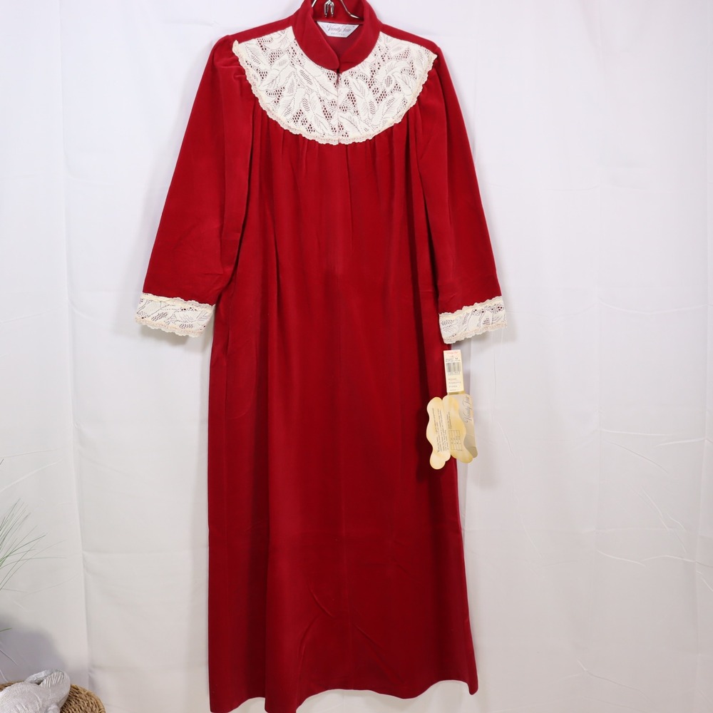 Vanity Fair Nightgown Petite Medium Red Womens Lace Trim Velour Robe NOS